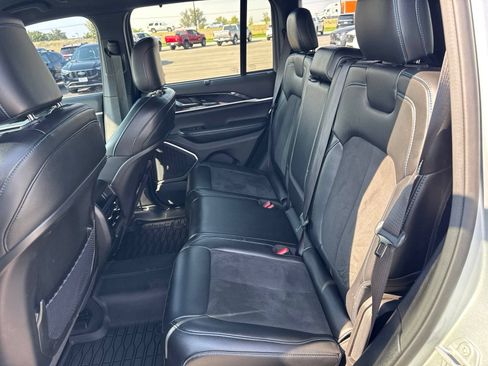 Used 2023 Jeep Grand Cherokee Trailhawk w/ Advanced Protech Group II AWD/4WD image 10