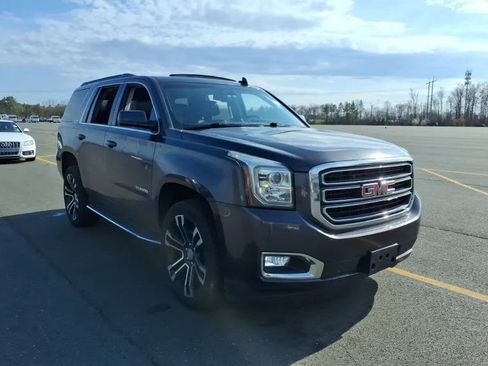 Used 2018 GMC Yukon SLT image 2