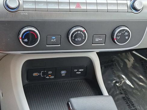 Used 2025 Hyundai Kona SE FWD image 24