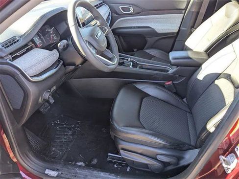 Certified 2022 Jeep Compass Latitude image 13