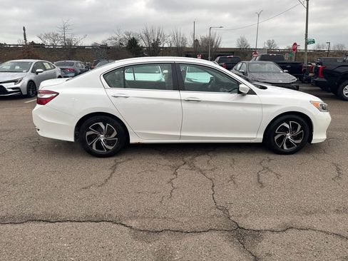 Used 2016 Honda Accord LX image 8