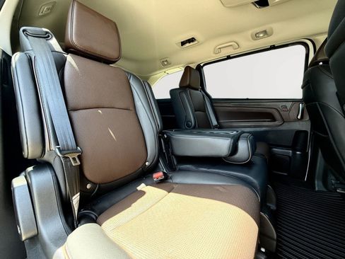 Certified 2025 Honda Odyssey Elite image 24