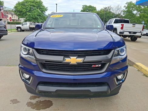 Used 2017 Chevrolet Colorado Z71 AWD/4WD image 2