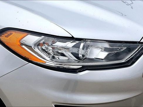 Used 2019 Ford Fusion SE image 31