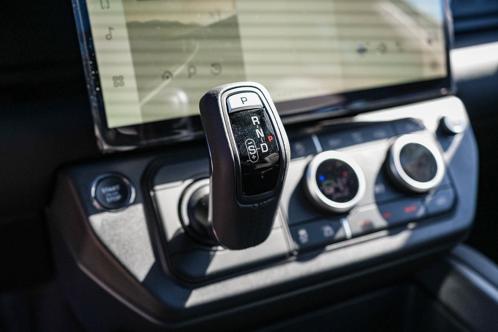 New 2026 Land Rover Defender 110 S AWD/4WD image 19