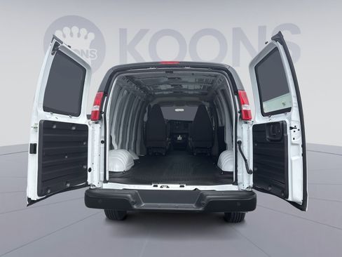 New 2026 GMC Savana 2500 w/ Driver Convenience Package RWD image 24