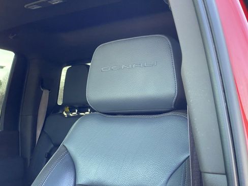 Used 2021 GMC Sierra 2500 Denali w/ Denali Ultimate Package image 21