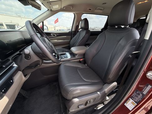 Used 2026 Kia Carnival FWD image 13