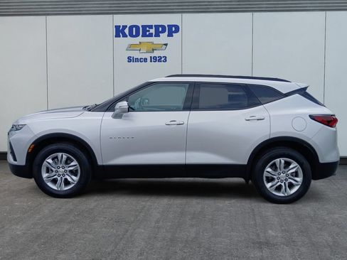 Used 2021 Chevrolet Blazer LT FWD image 2