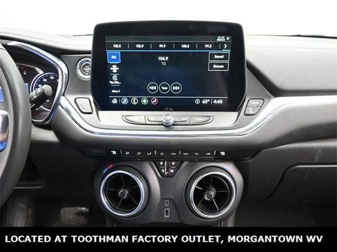 Used 2023 Chevrolet Blazer LT image 17