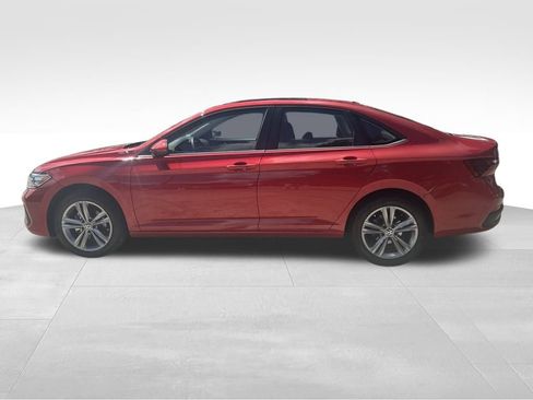 Used 2023 Volkswagen Jetta SE w/ Panoramic Sunroof Package image 7