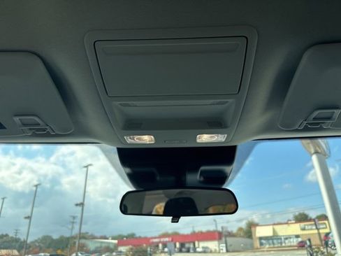 New 2025 Ford Maverick XL image 30