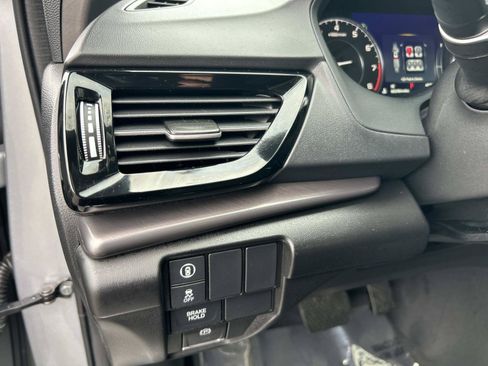 Used 2025 Acura RDX SH-AWD image 19