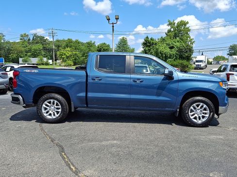 Used 2024 Chevrolet Silverado 1500 LT AWD/4WD image 8