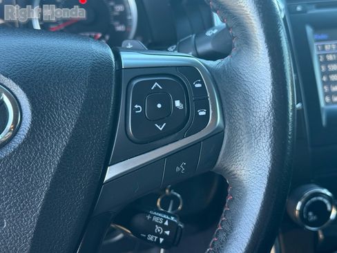 Used 2016 Toyota Camry SE image 17