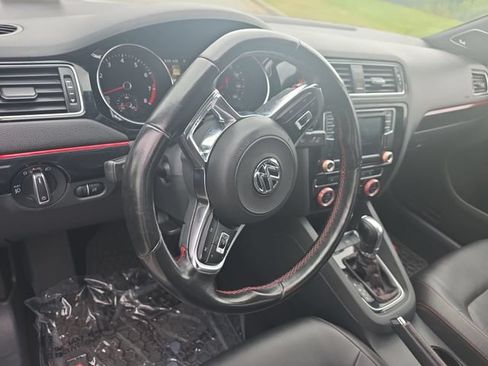 Used 2017 Volkswagen Jetta GLI FWD image 16