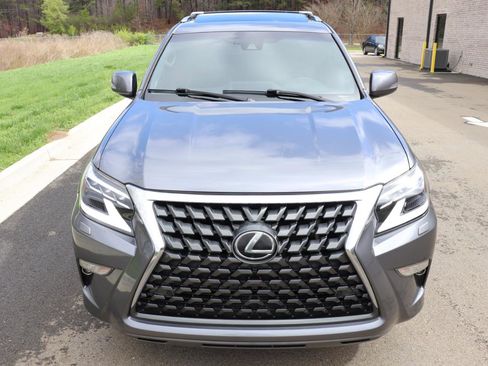 Used 2020 Lexus GX 460 Premium w/ Premium Package image 2