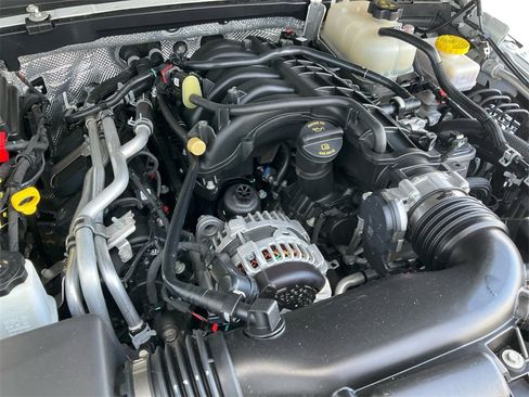 Used 2024 Jeep Wrangler Unlimited Rubicon image 14