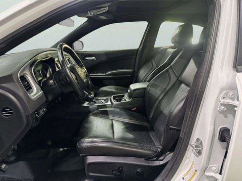 Used 2020 Dodge Charger SXT w/ Leather Interior Group RWD image 13