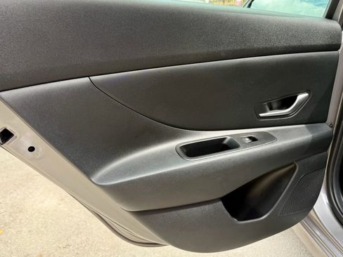 Used 2022 Hyundai Elantra SEL FWD image 19