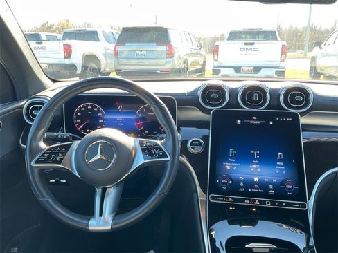 Used 2024 Mercedes-Benz GLC 300 4MATIC image 17