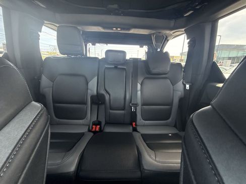 Used 2024 Ford Bronco Black Diamond w/ Sasquatch Package AWD/4WD image 21