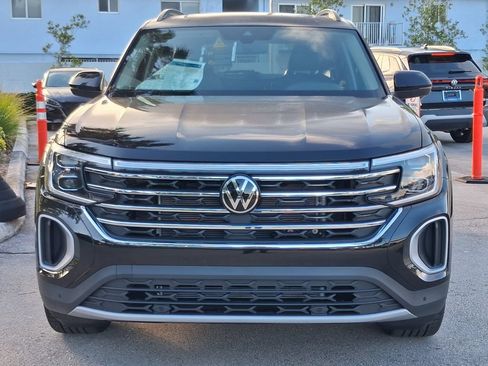 New 2026 Volkswagen Atlas SE FWD image 2
