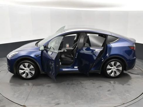 Used 2024 Tesla Model Y Long Range image 6