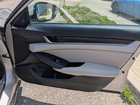 Used 2020 Honda Accord EX-L image 38