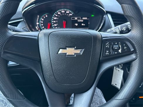 Used 2017 Chevrolet Trax LS FWD image 18