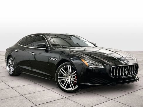 Used 2018 Maserati Quattroporte S Q4 AWD/4WD image 3