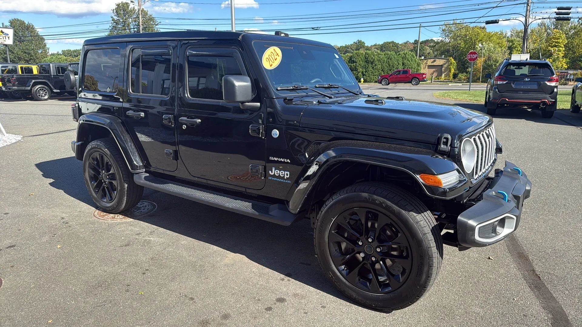 Used 2024 Jeep Wrangler Unlimited Sahara w/ Technology Group AWD/4WD image 5
