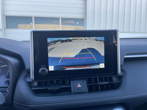 Used 2025 Toyota RAV4 LE image 17