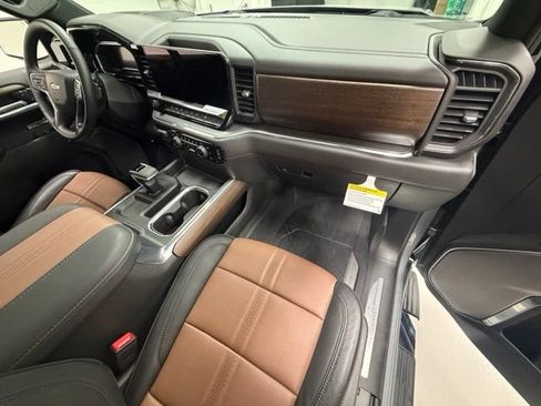Certified 2024 Chevrolet Silverado 1500 High Country w/ High Country Premium Package AWD/4WD image 29