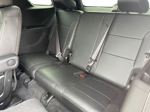 Used 2022 Chevrolet Traverse LT w/ LT Premium Package image 24