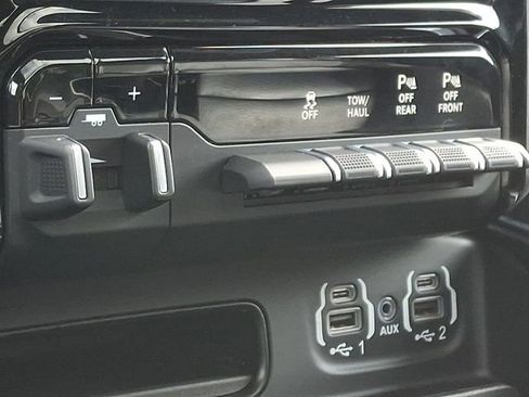 Used 2023 RAM 1500 Laramie image 24