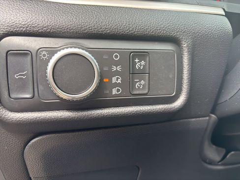 Used 2021 Ford Explorer XLT image 20