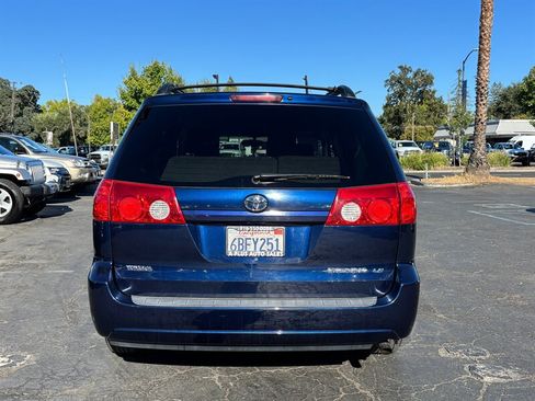 Used 2007 Toyota Sienna LE w/ LE Pkg 1 FWD image 5