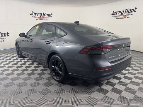 Used 2025 Honda Accord SE image 9