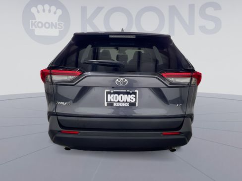 Used 2019 Toyota RAV4 LE image 5