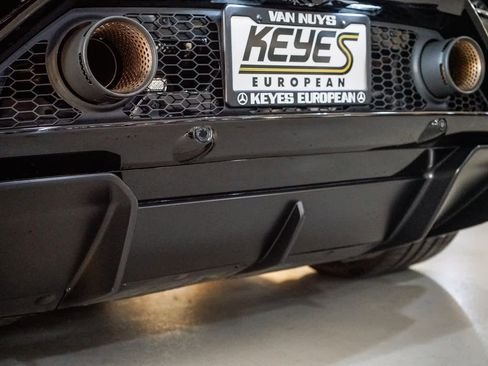 Used 2022 Lamborghini Huracan EVO image 11