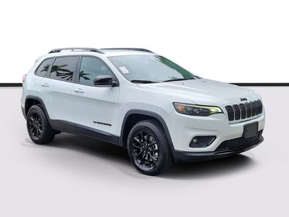 Used 2023 Jeep Cherokee Altitude Lux