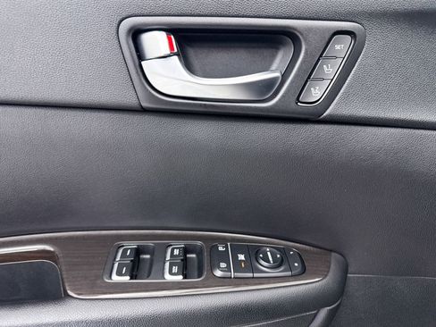 Used 2020 Kia Optima Premium image 29