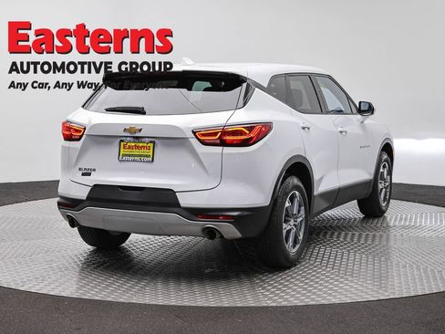 Used 2025 Chevrolet Blazer LT FWD image 5
