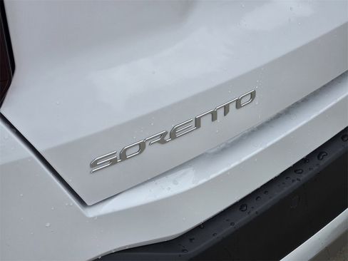 New 2026 Kia Sorento S image 7