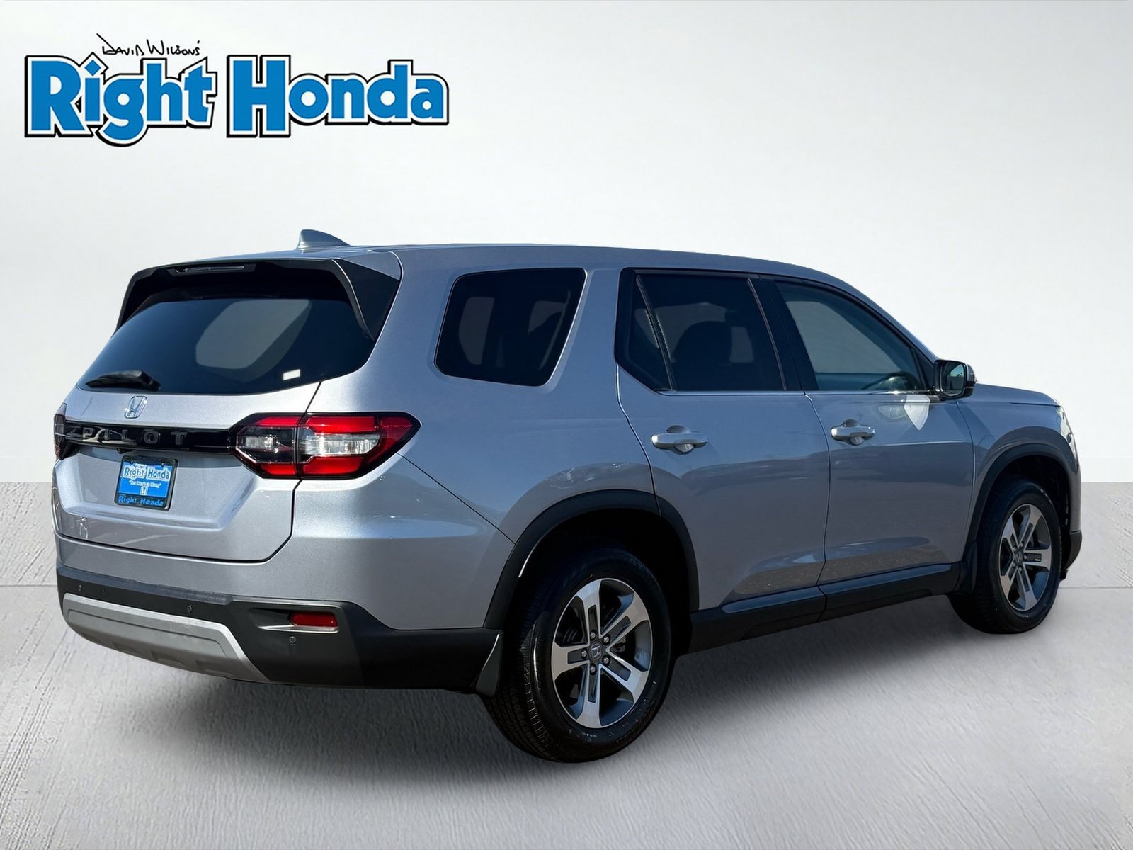 Used 2025 Honda Pilot EX-L image 8