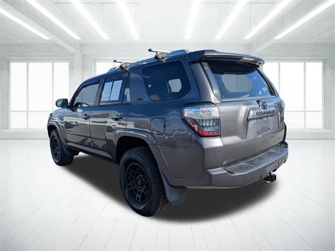 Used 2018 Toyota 4Runner SR5 image 5