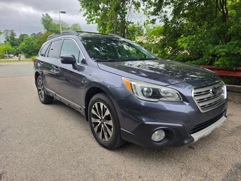 Used 2015 Subaru Outback 2.5i Limited AWD/4WD image 7