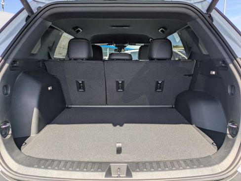 New 2026 Chevrolet Equinox ACTIV AWD/4WD image 7