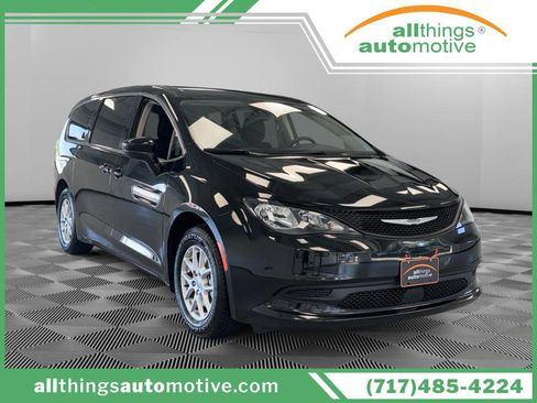 Used 2024 Chrysler Voyager LX FWD image 1